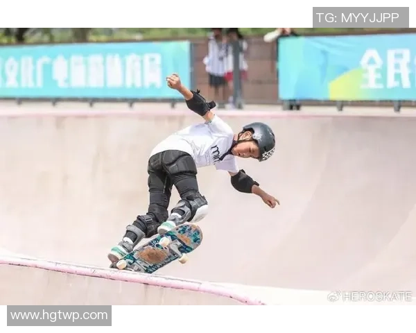 深圳滑板队的中路突破之路与深度解析滑板文化的融合与创新 深圳滑板队的中路突破之路与深度解析滑板文化的融合与创新