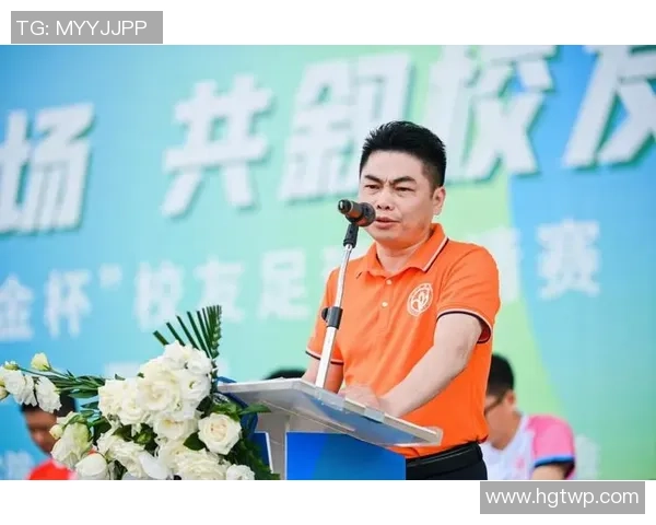 足球阿姨的热血传奇：从草根到绿茵场的奋斗故事